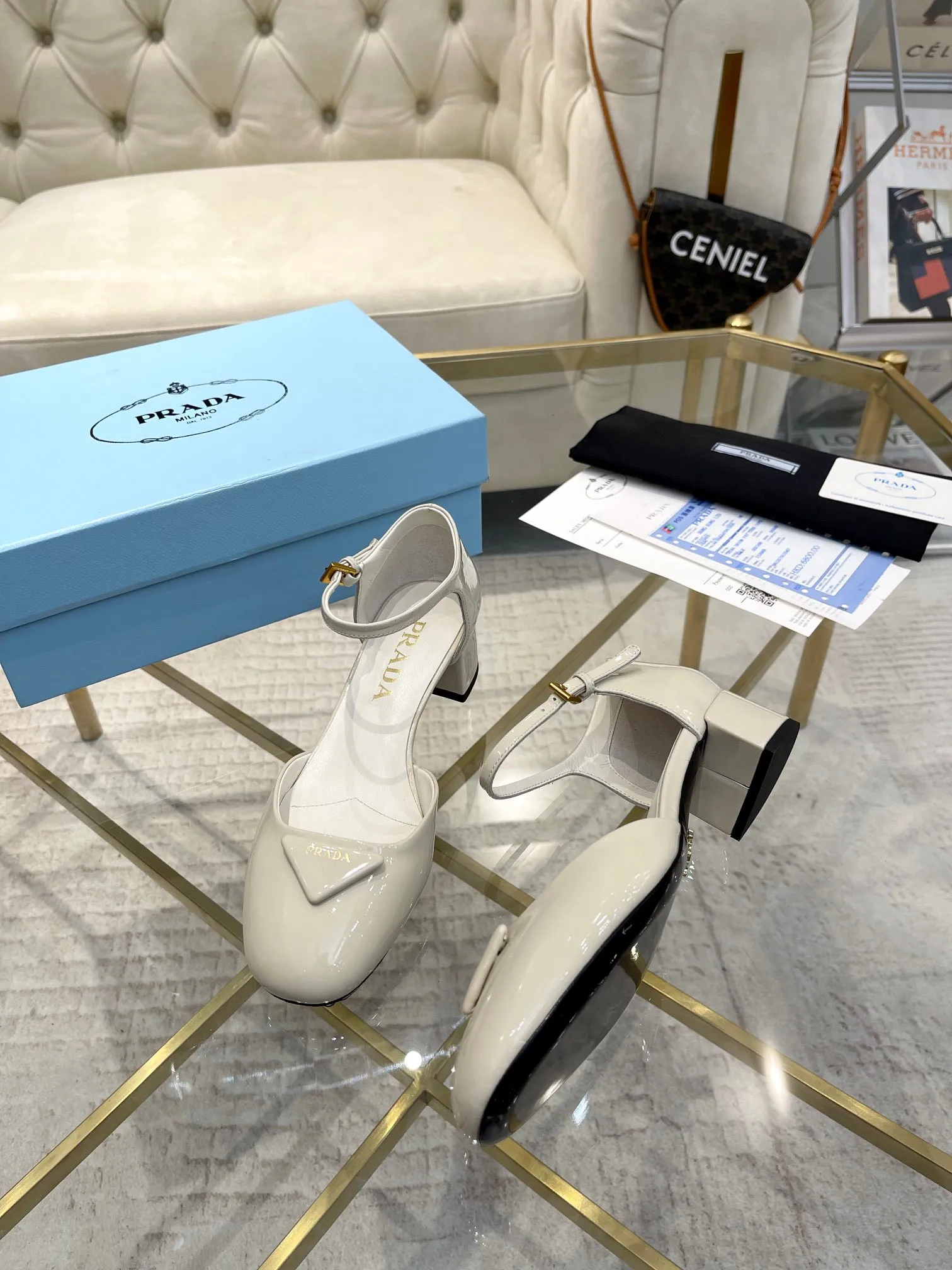 👟👟Ex-factory price 560👟👟 (imitation leather bottom-20) PRADA 👉Ready stock👈Remove the original plate and make a 1:1 replica‼ ️The highest version 👌2024Prada early spring catwalk celebrity hot style 😘The latest spring style thick heel series (genuine leather sole) (simulated leather sole) goddess must-have super beautiful on the feet 👉The upper is made of imported cow patent leather, soft and textured, lining + foot pads, imported sheepskin lining, breathable and comfortable, reverse molded brand buckle, heel height 4.5M, size 35M-39M (34 40 4142 Custom-made (no returns or exchanges)
